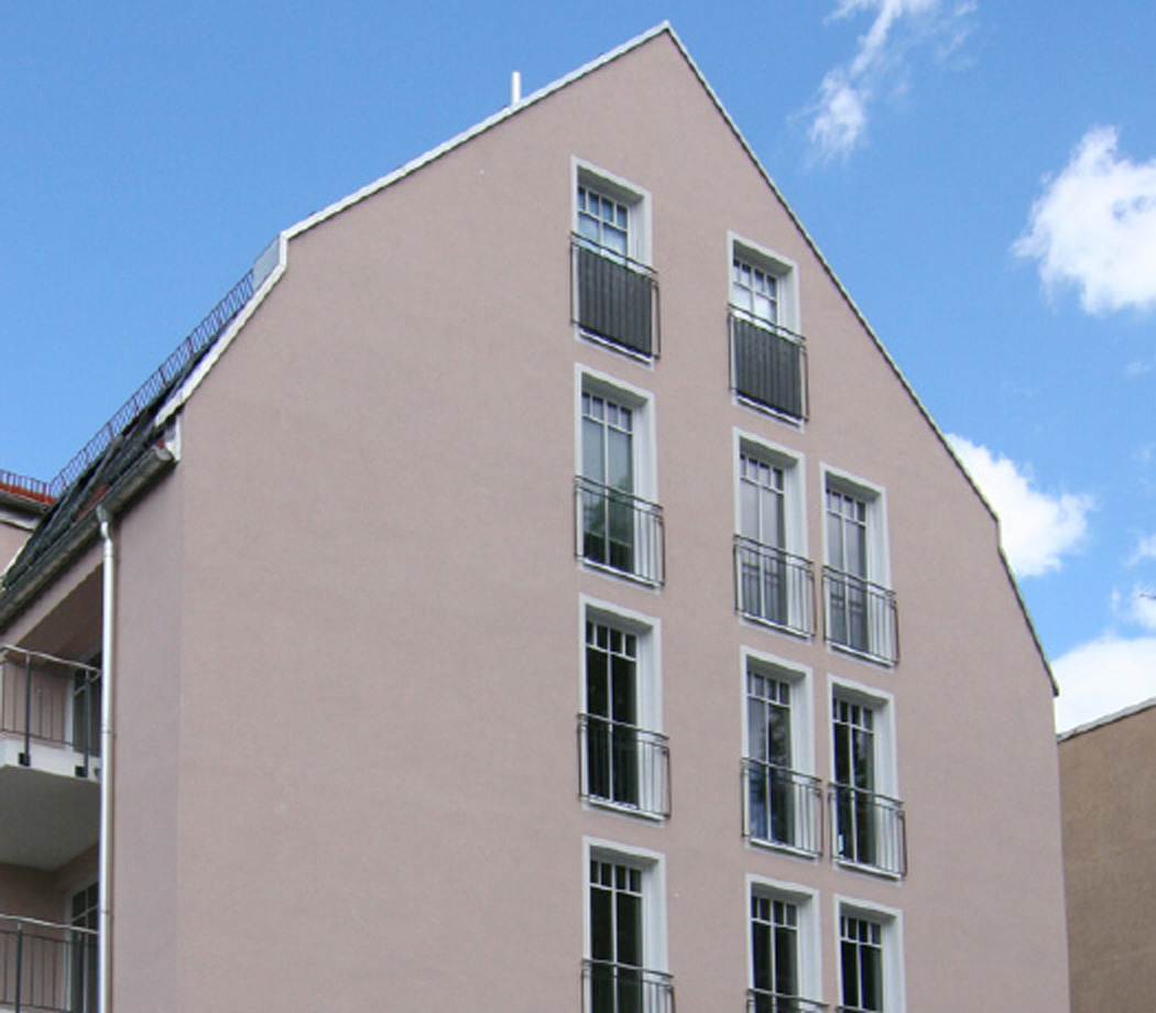 Stadtwohnhaus mit neuen Fenstern